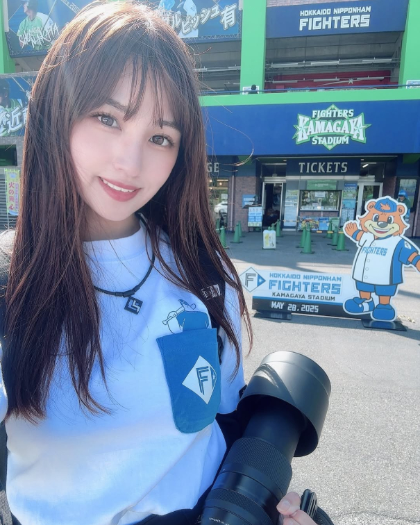 Từng đưa ra quy tắc khắt khe với fan, hot girl nổi tiếng liên tục tung ảnh gợi cảm khiến cộng đồng tranh cãi