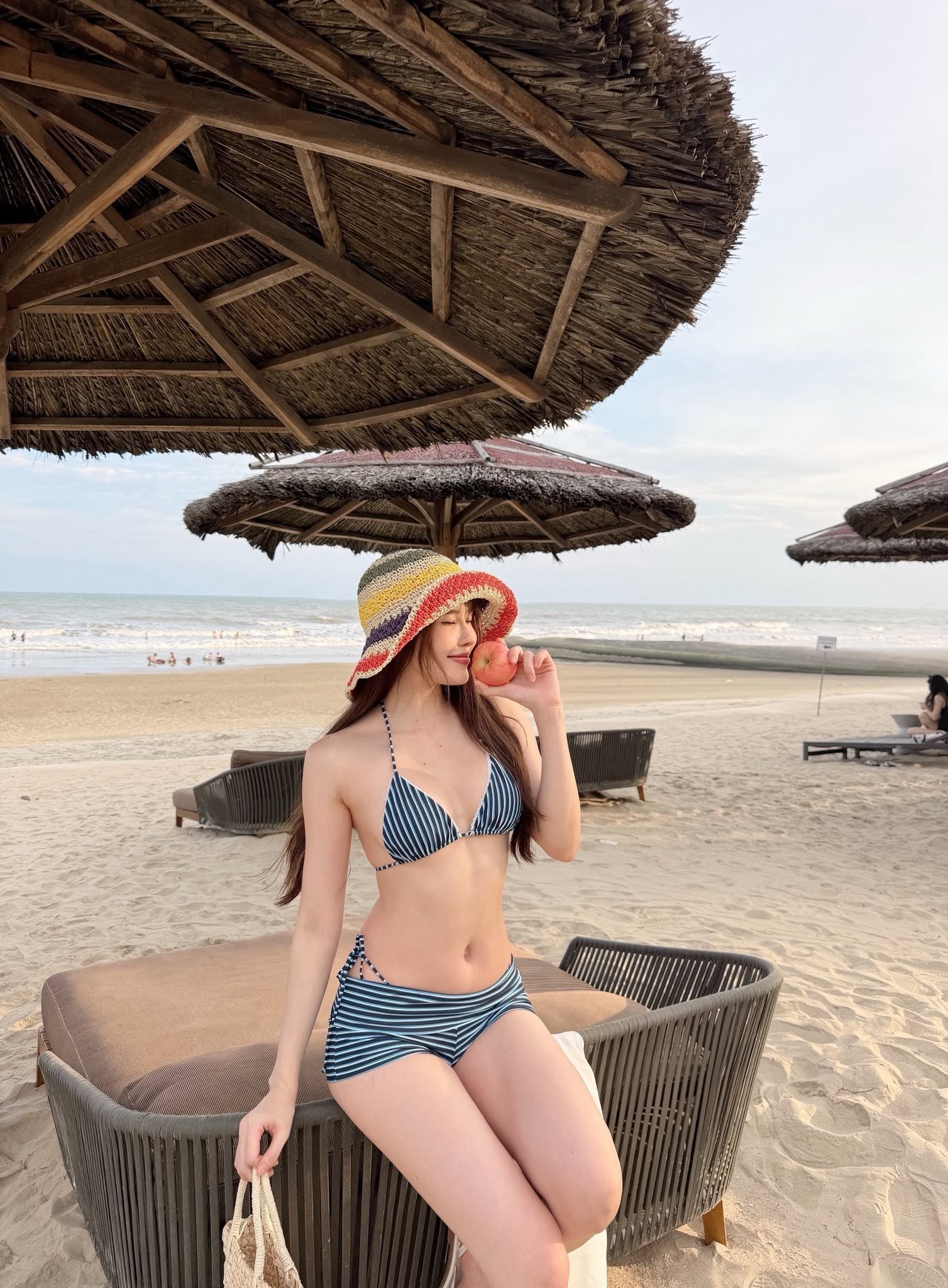 Không chịu thua MXH, Thiều Bảo Trâm tung