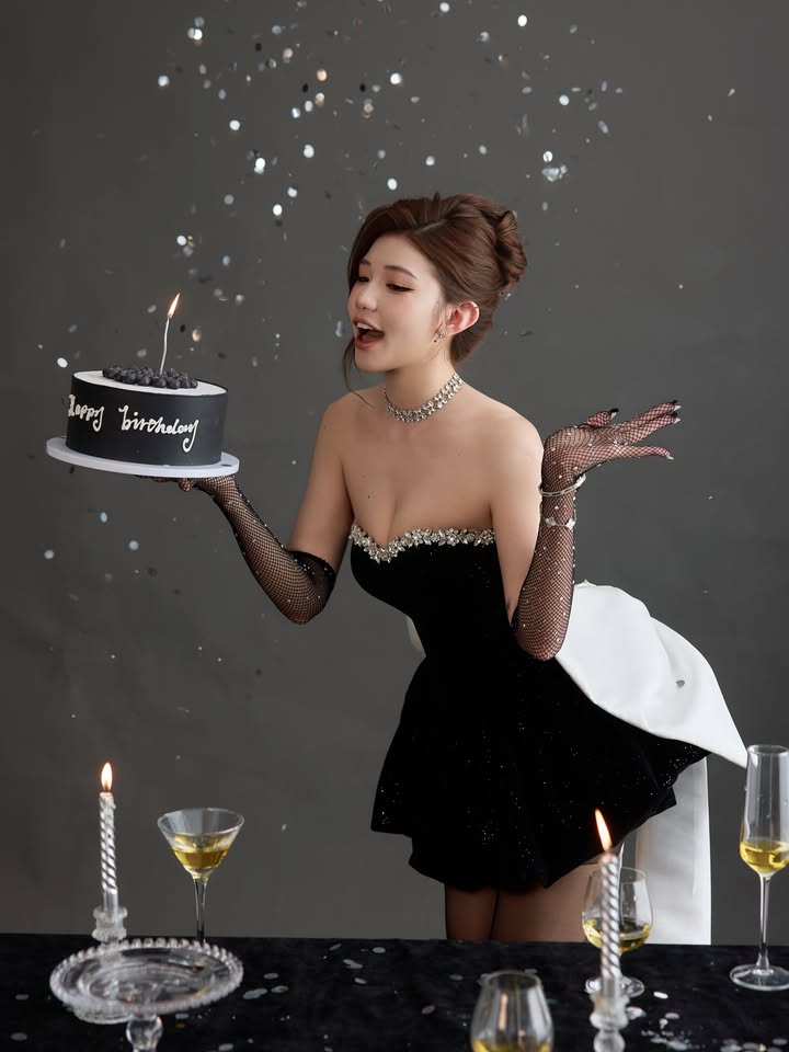 Đón sinh nhật tuổi mới, nữ DJ nổi tiếng chiều lòng CĐM bằng bộ ảnh đầy quyến rũ