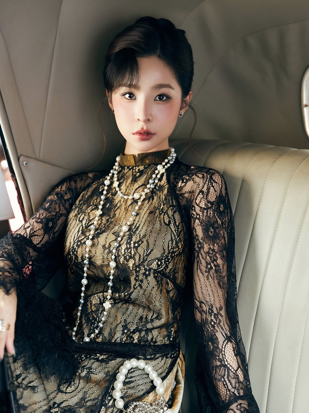 Tình cũ của rapper Bray ngày càng táo bạo: 25 tuổi đã làm bà chủ, đăng ảnh chỉ cần 1 pose cũng đủ khiến người xem mê mệt