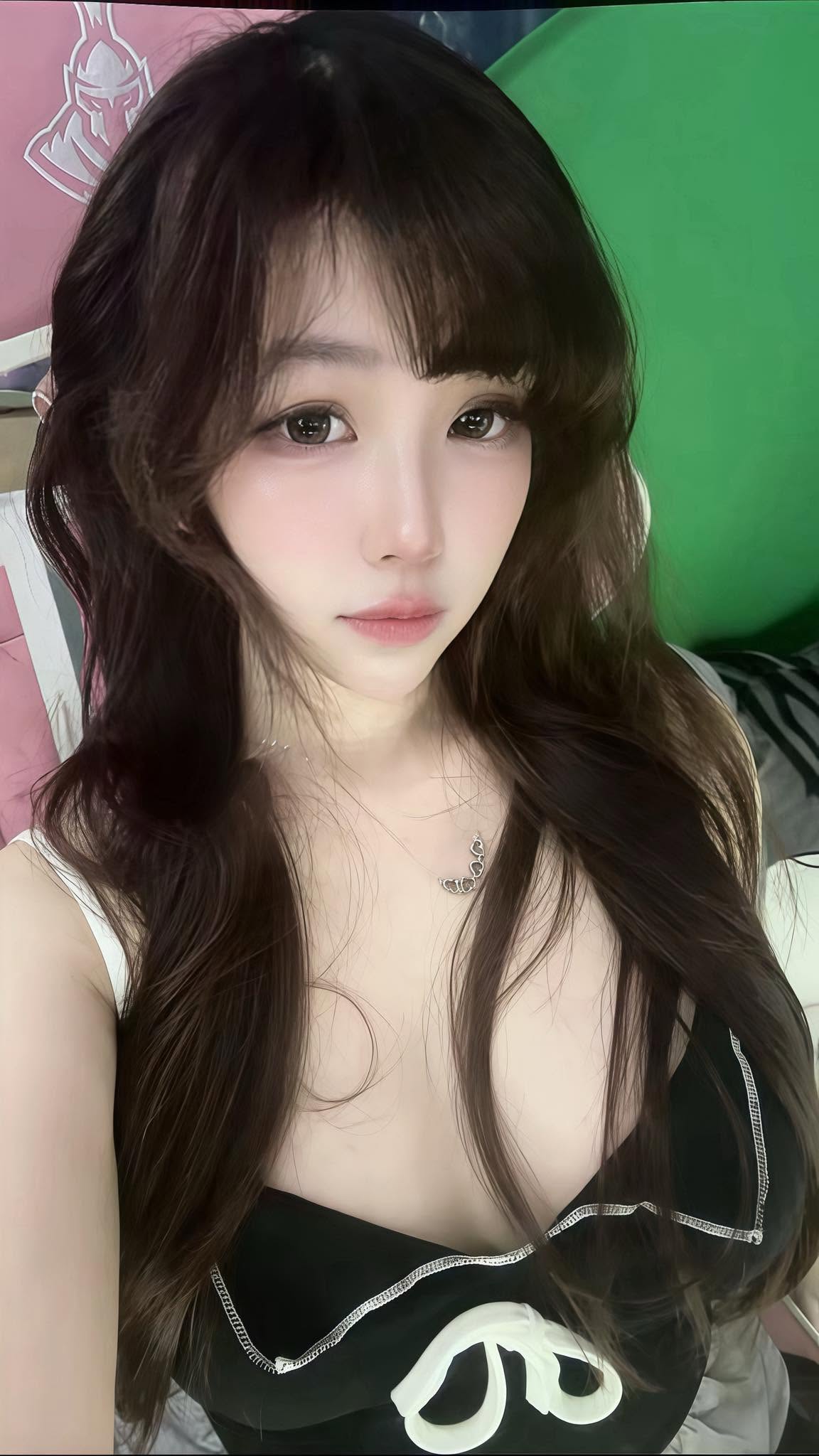 Từng gây sốt vì những pha bị mẹ