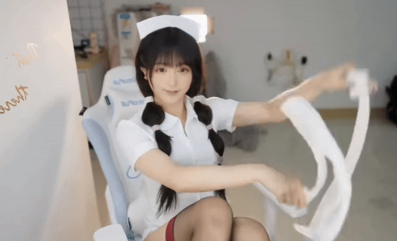 Nữ streamer đình đám làm hành động 