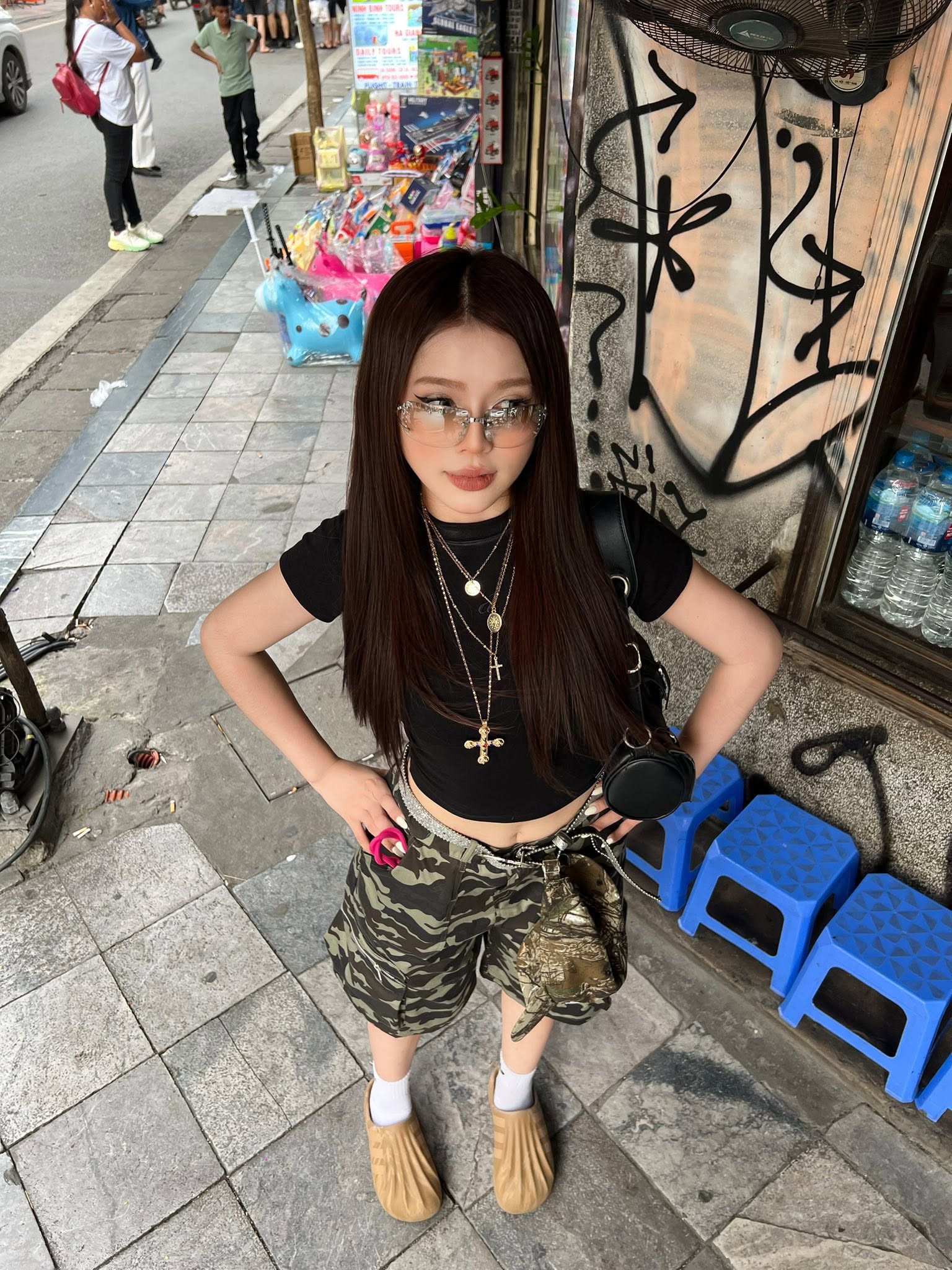 Có cô nàng người yêu hot girl táo bạo như này, bảo sao anh chàng game thủ khiến ai cũng phải ghen tị