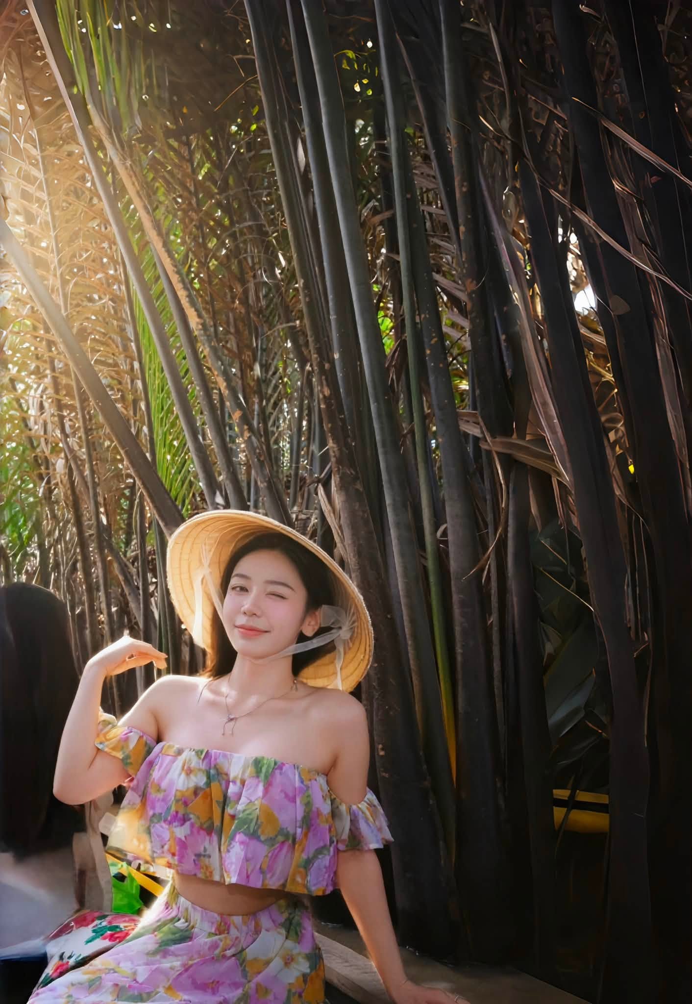 Mê mắt với phong cách cottagecore đậm chất nàng thơ của hot girl Thiên Di: Đâu phải cứ mặc hở mới có thể quyến rũ?