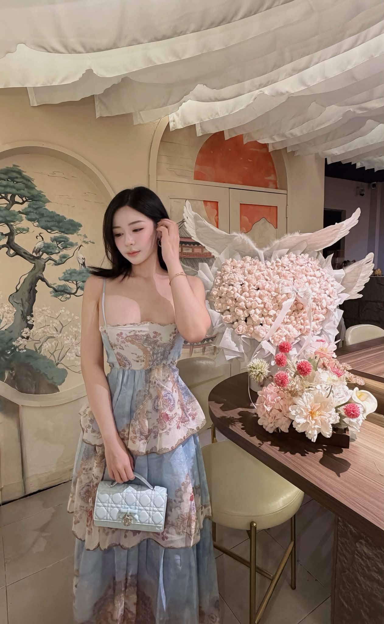 Mê mắt với phong cách cottagecore đậm chất nàng thơ của hot girl Thiên Di: Đâu phải cứ mặc hở mới có thể quyến rũ?