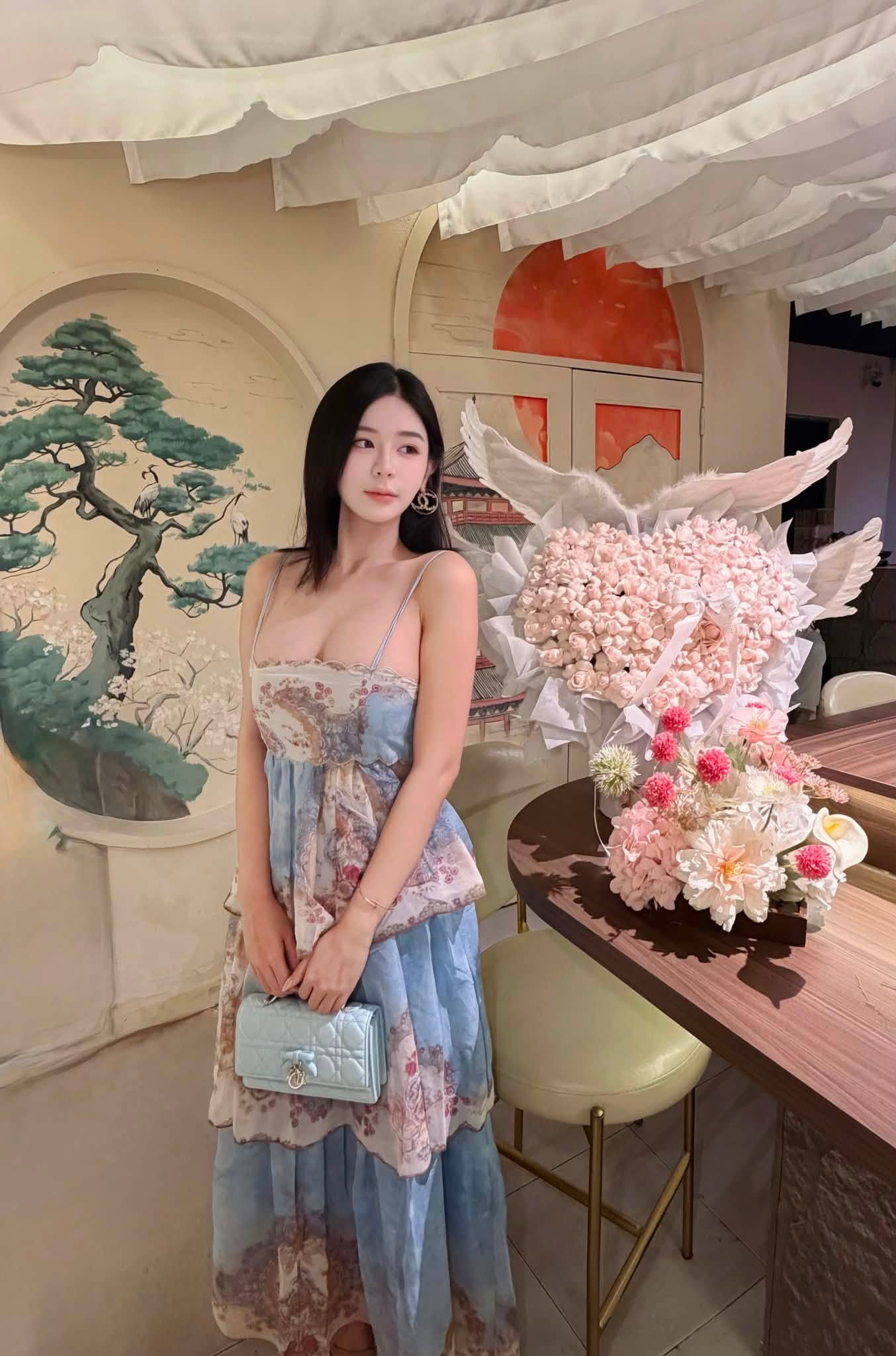 Mê mắt với phong cách cottagecore đậm chất nàng thơ của hot girl Thiên Di: Đâu phải cứ mặc hở mới có thể quyến rũ?