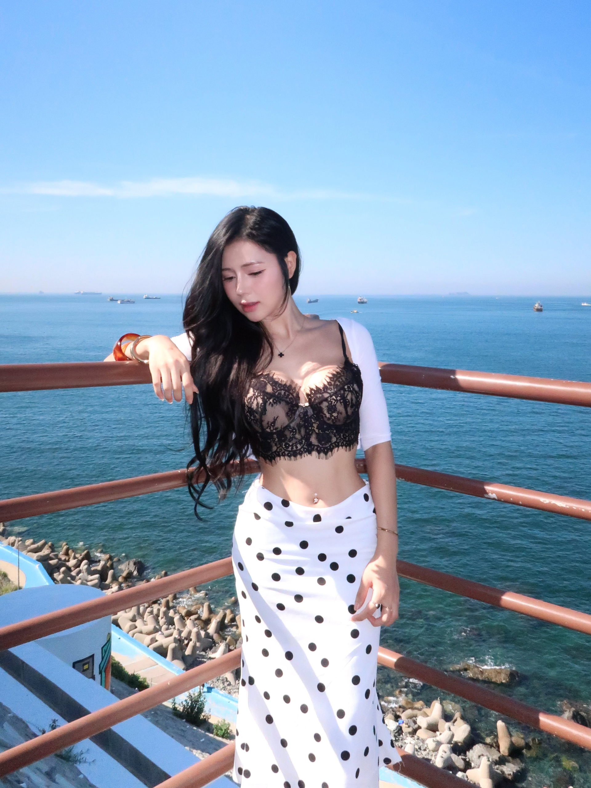 Xả ảnh biển, hot girl Việt chẳng thua kém bất cứ siêu mẫu Hàn Quốc nào, khiến CĐM trầm trồ trước vóc dáng đáng mơ ước