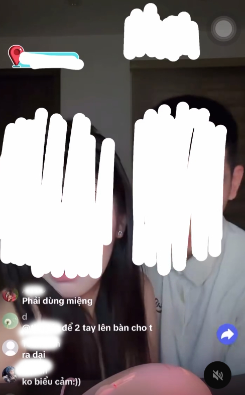 Sốc! Cặp đôi vô tư livestream cảnh yêu đương 18+ phản cảm, khiến dân tình