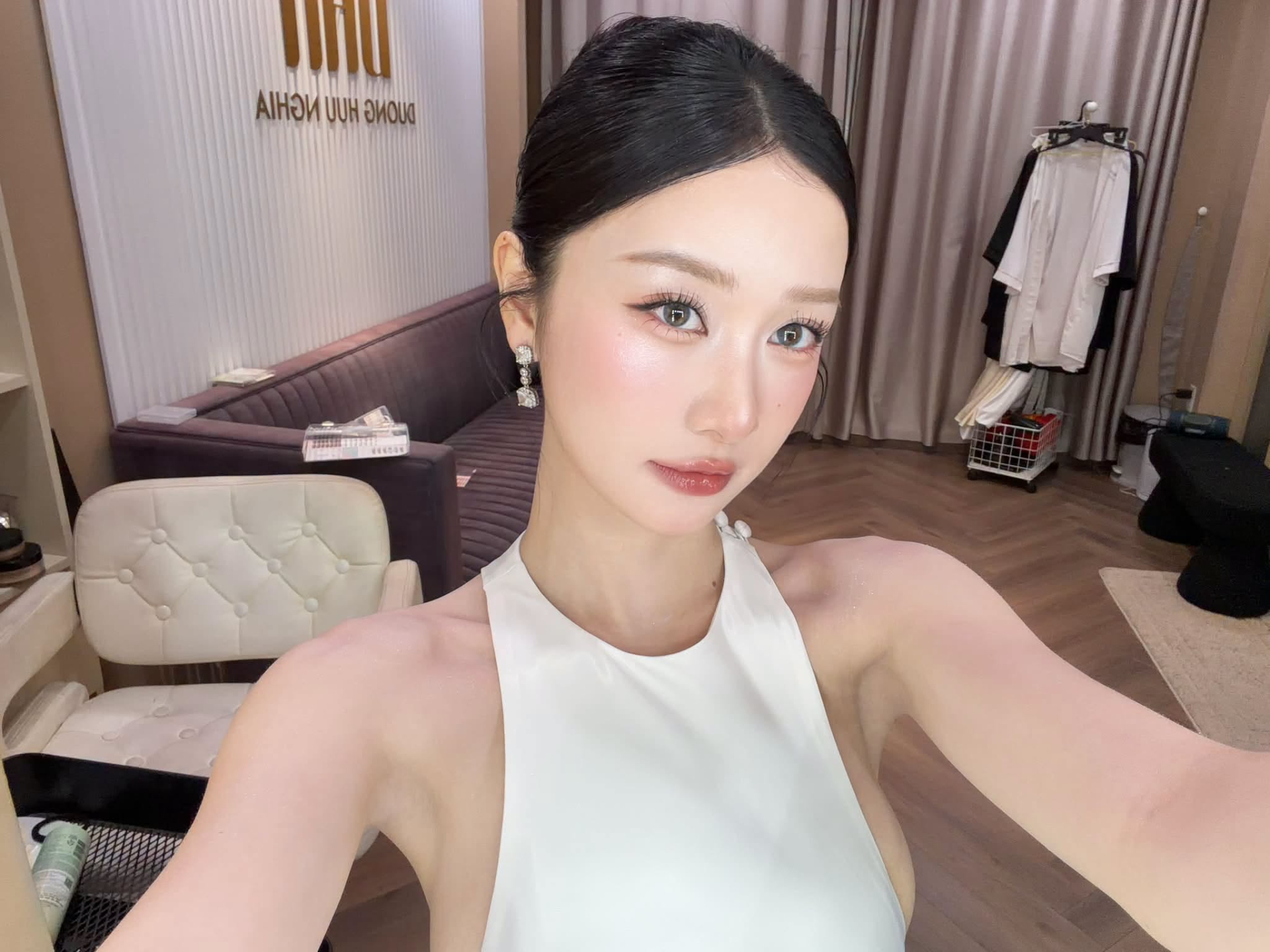 Jun Vũ gây sốt với bức ảnh selfie