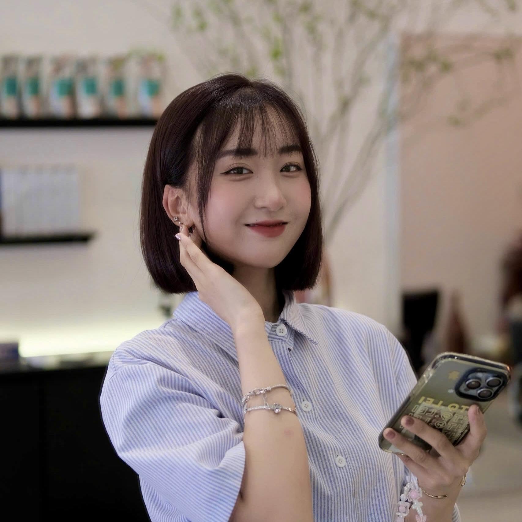 Hot girl nổi đình đám tại A50 năm ngoái, nay khiến CĐM ngỡ ngàng với nhan sắc ngày càng thăng hạng