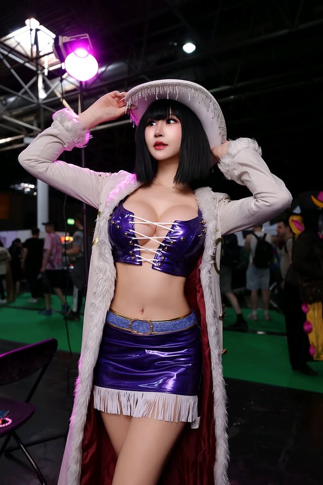 Nữ game thủ sở hữu hơn 800.000 người theo dõi, có 15 năm kinh nghiệm cosplay khiến ai cũng phải ngưỡng mộ