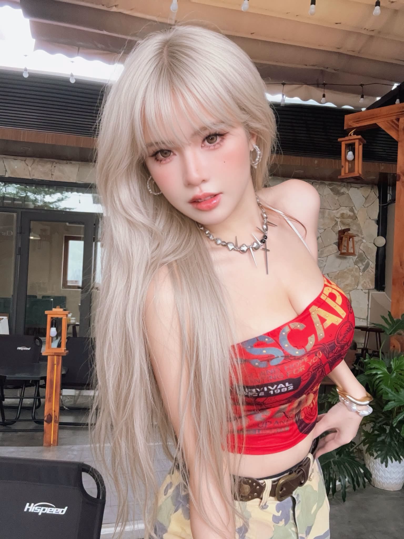 UNa To Uyen nhập vai