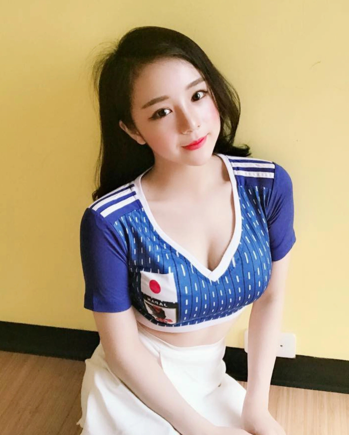 Nổi không kém Trâm Anh, một hot girl World Cup khác cũng ở ẩn sau những thị phi
