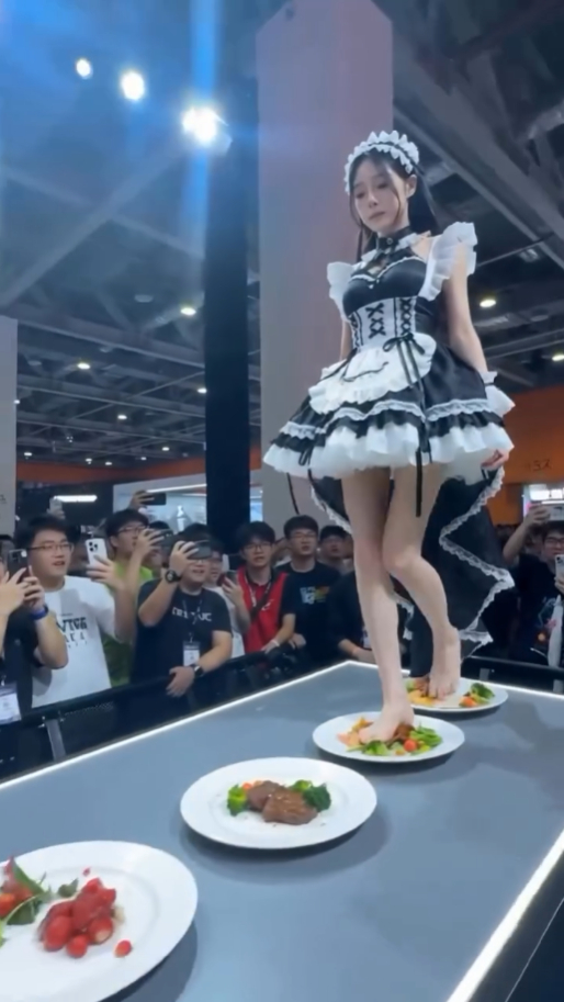 Phẫn nộ: Nữ coser