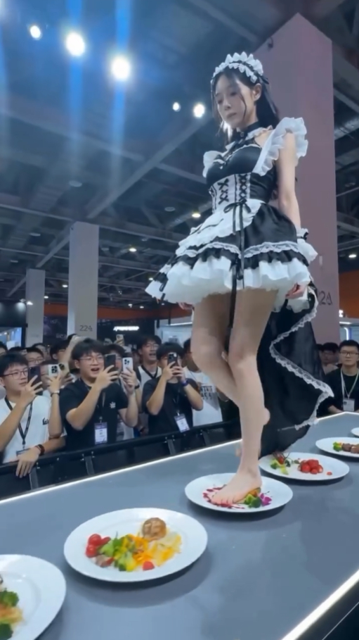 Phẫn nộ: Nữ coser