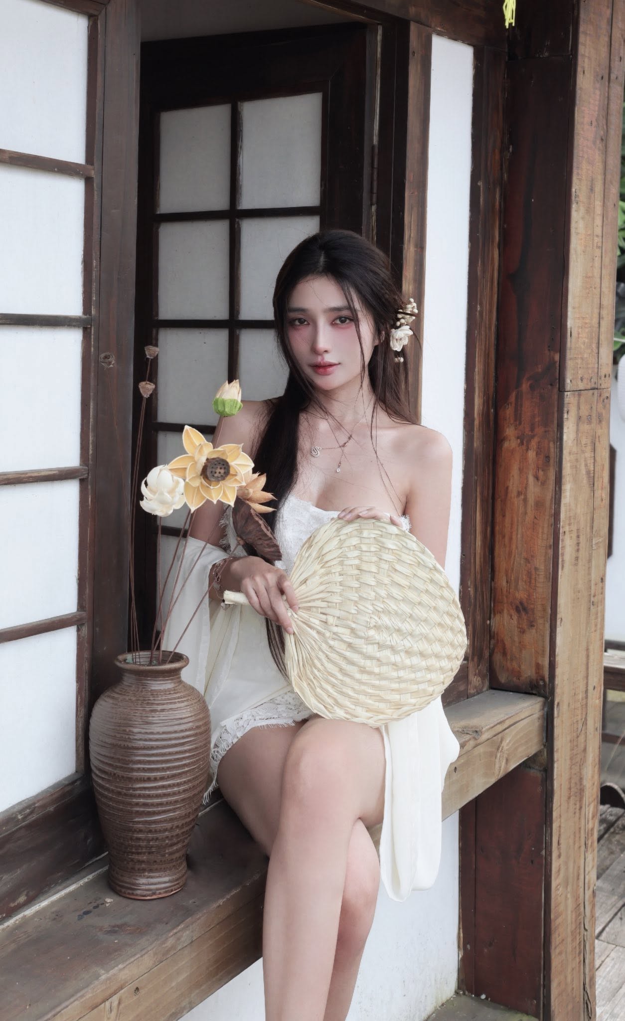 Hậu trường