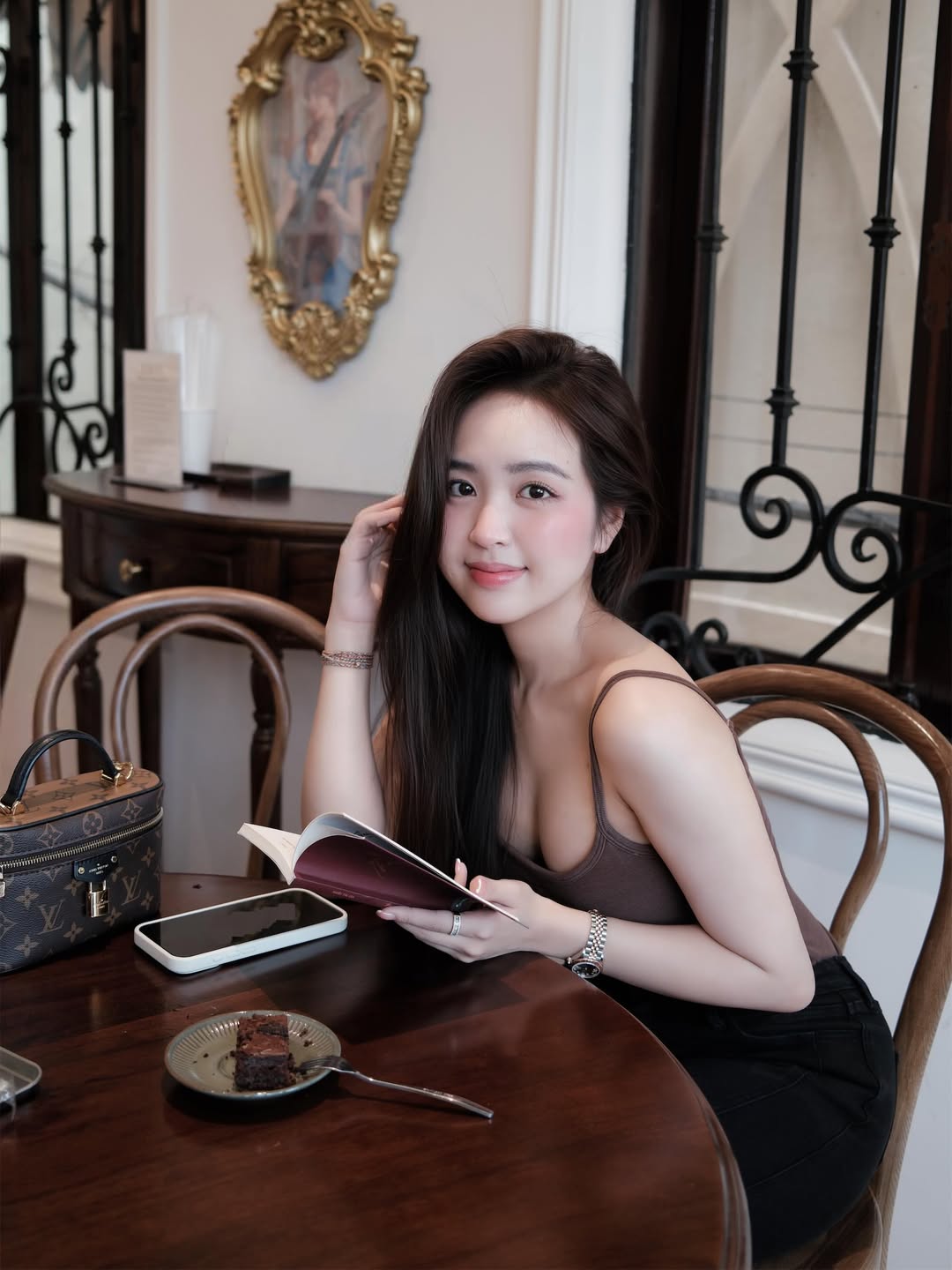 Đi ăn Omakase, hot girl Lê Phương Anh khiến CĐM mê mẩn với thần thái sang chảnh, quyến rũ