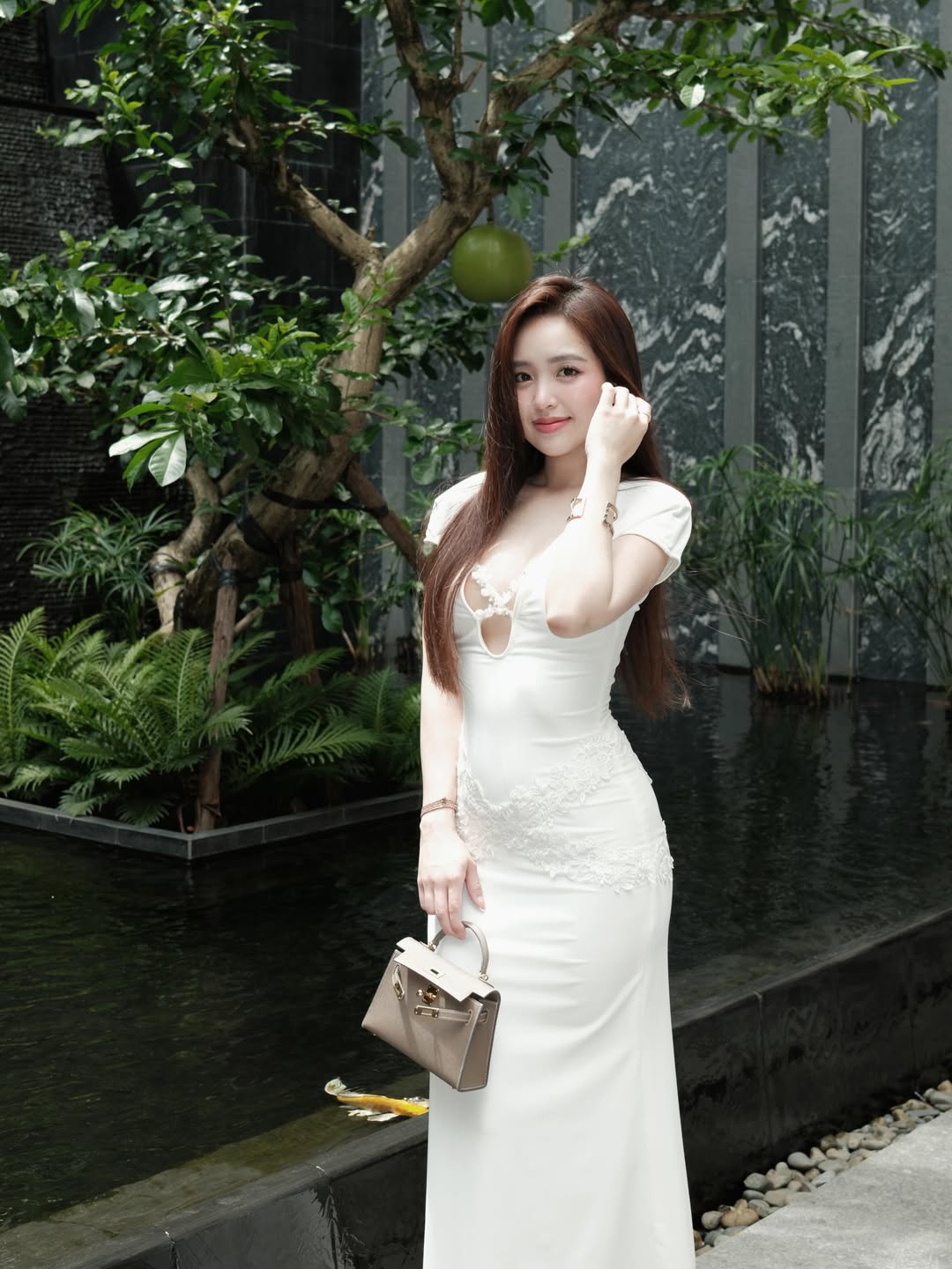 Đi ăn Omakase, hot girl Lê Phương Anh khiến CĐM mê mẩn với thần thái sang chảnh, quyến rũ