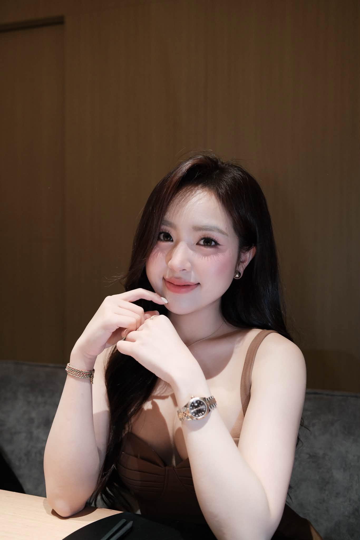 Đi ăn Omakase, hot girl Lê Phương Anh khiến CĐM mê mẩn với thần thái sang chảnh, quyến rũ