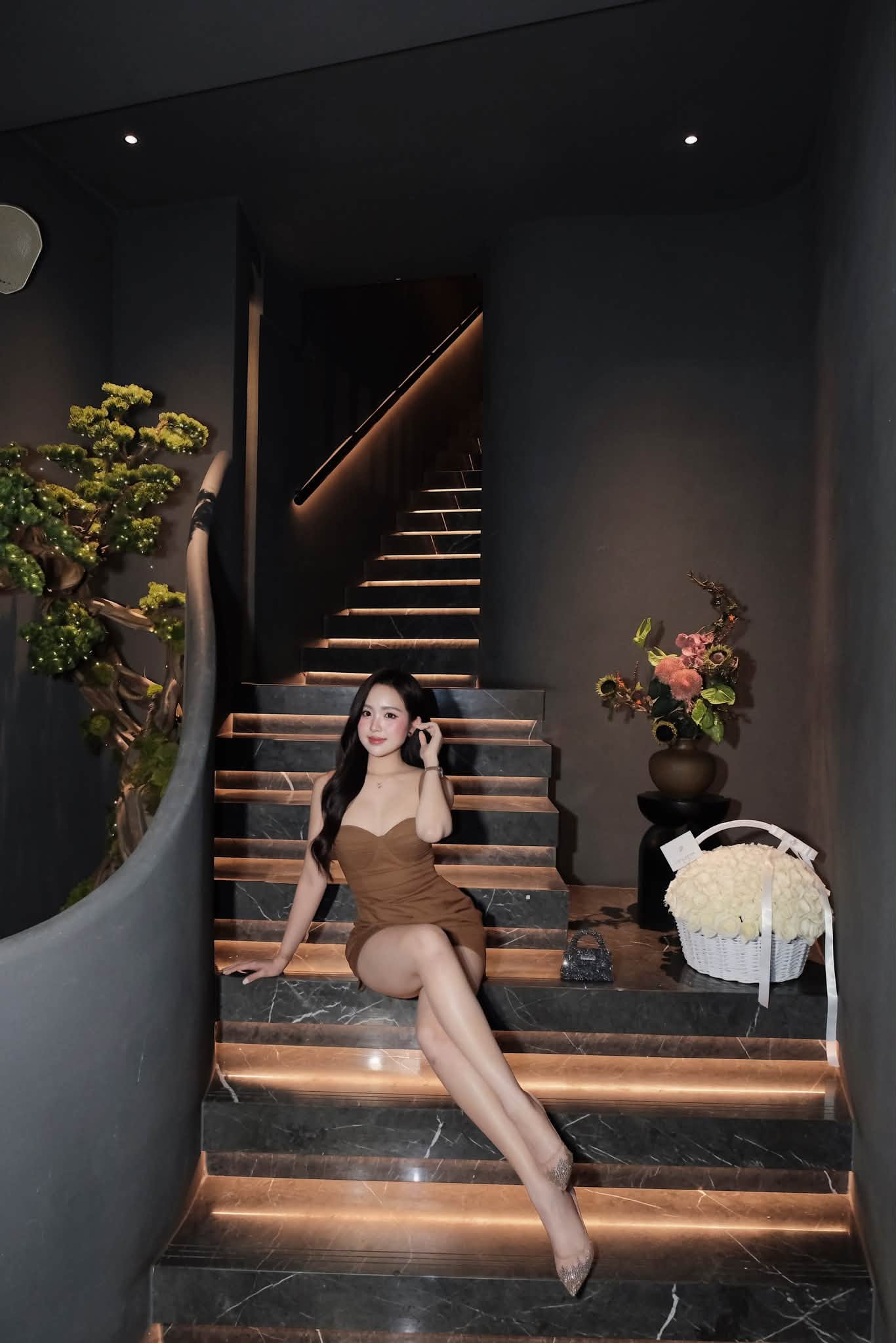 Đi ăn Omakase, hot girl Lê Phương Anh khiến CĐM mê mẩn với thần thái sang chảnh, quyến rũ