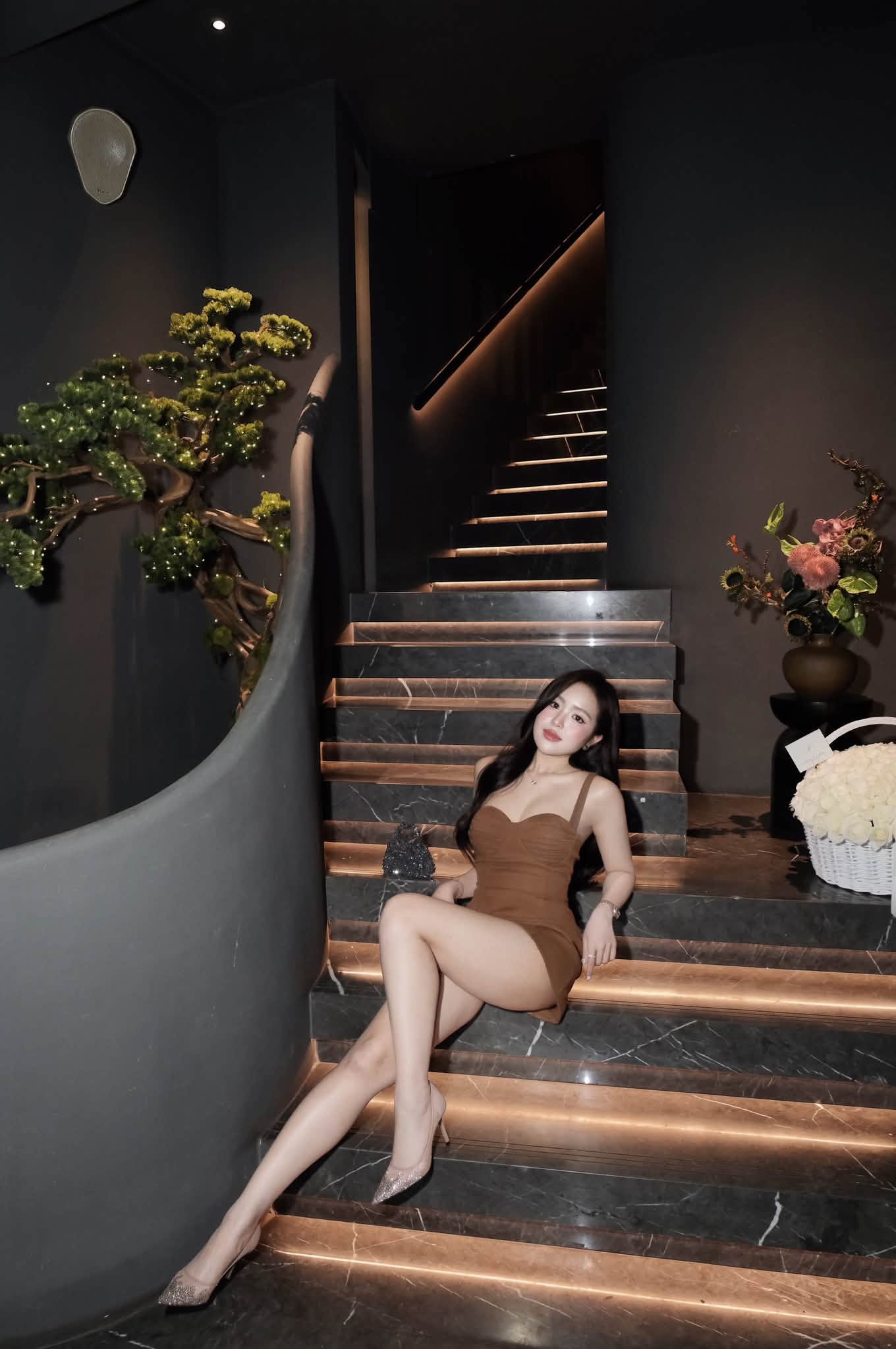 Đi ăn Omakase, hot girl Lê Phương Anh khiến CĐM mê mẩn với thần thái sang chảnh, quyến rũ