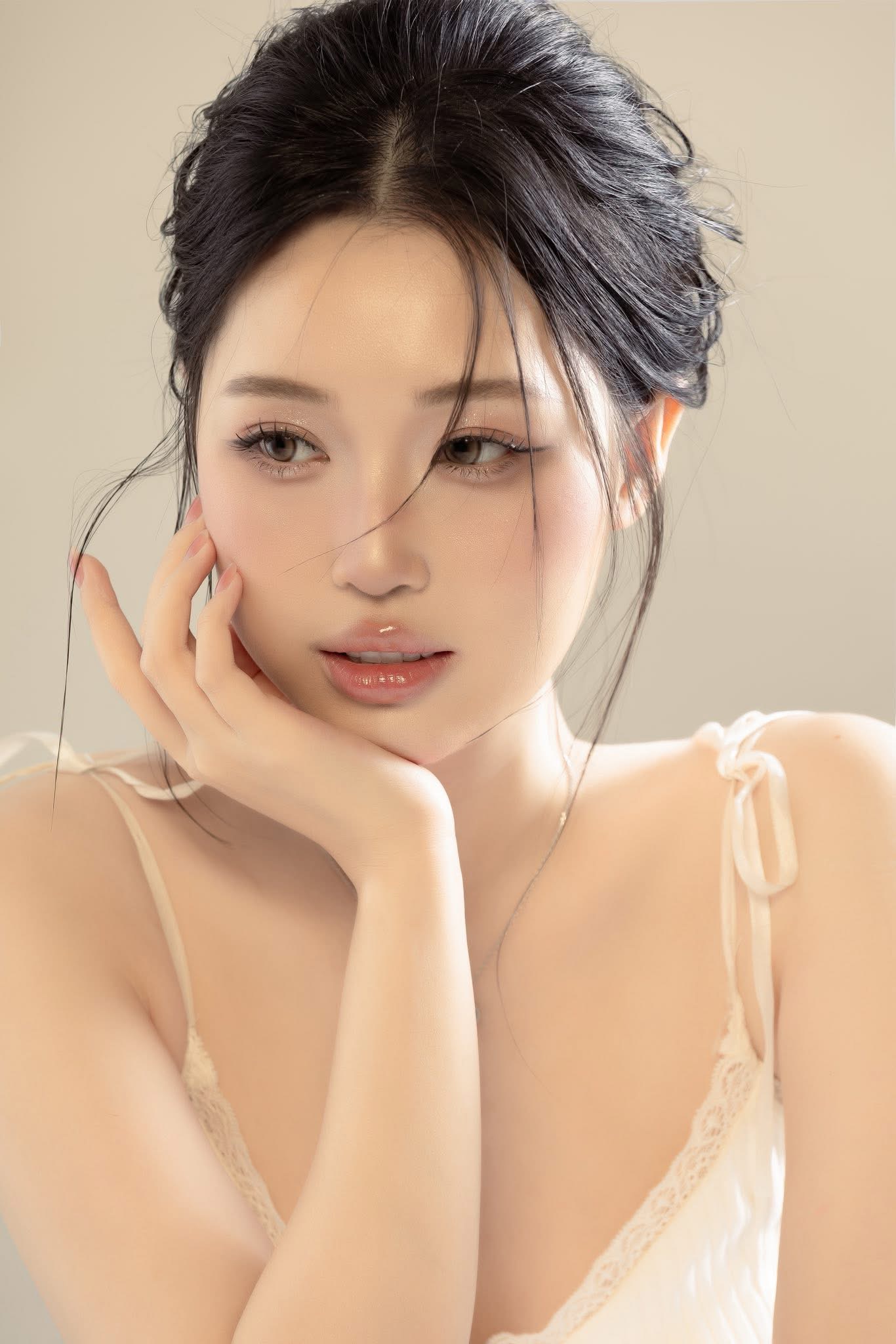 Streamer Chubby khoe hình hóa nàng thơ, “người chị em” có hành động khó hiểu, trêu đùa hay thiếu tinh tế?