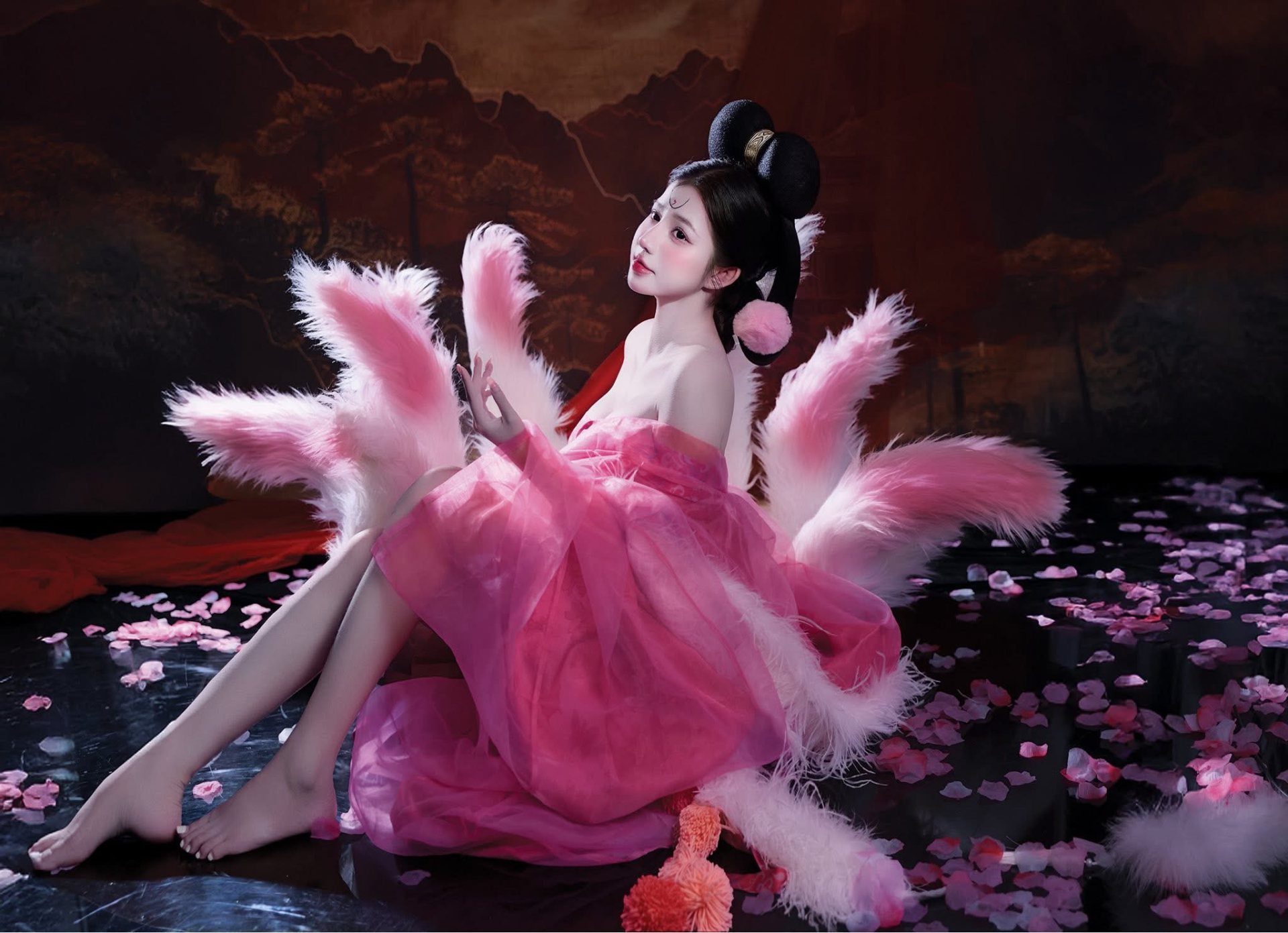 Sướng như fan Huỳnh Mai Linh: Thả tim mỏi tay, lưu ảnh idol làm nền điện thoại không biết chán