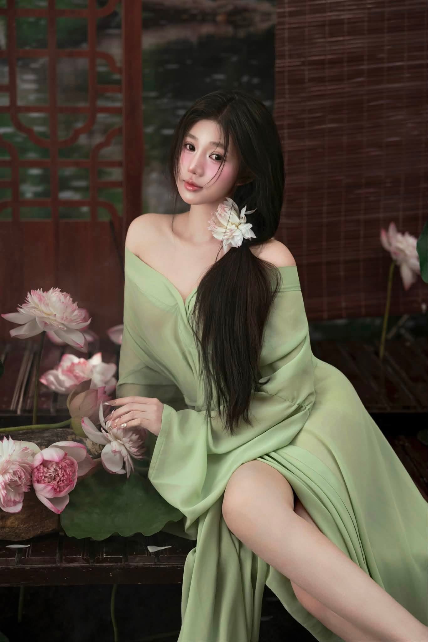 Sướng như fan Huỳnh Mai Linh: Thả tim mỏi tay, lưu ảnh idol làm nền điện thoại không biết chán