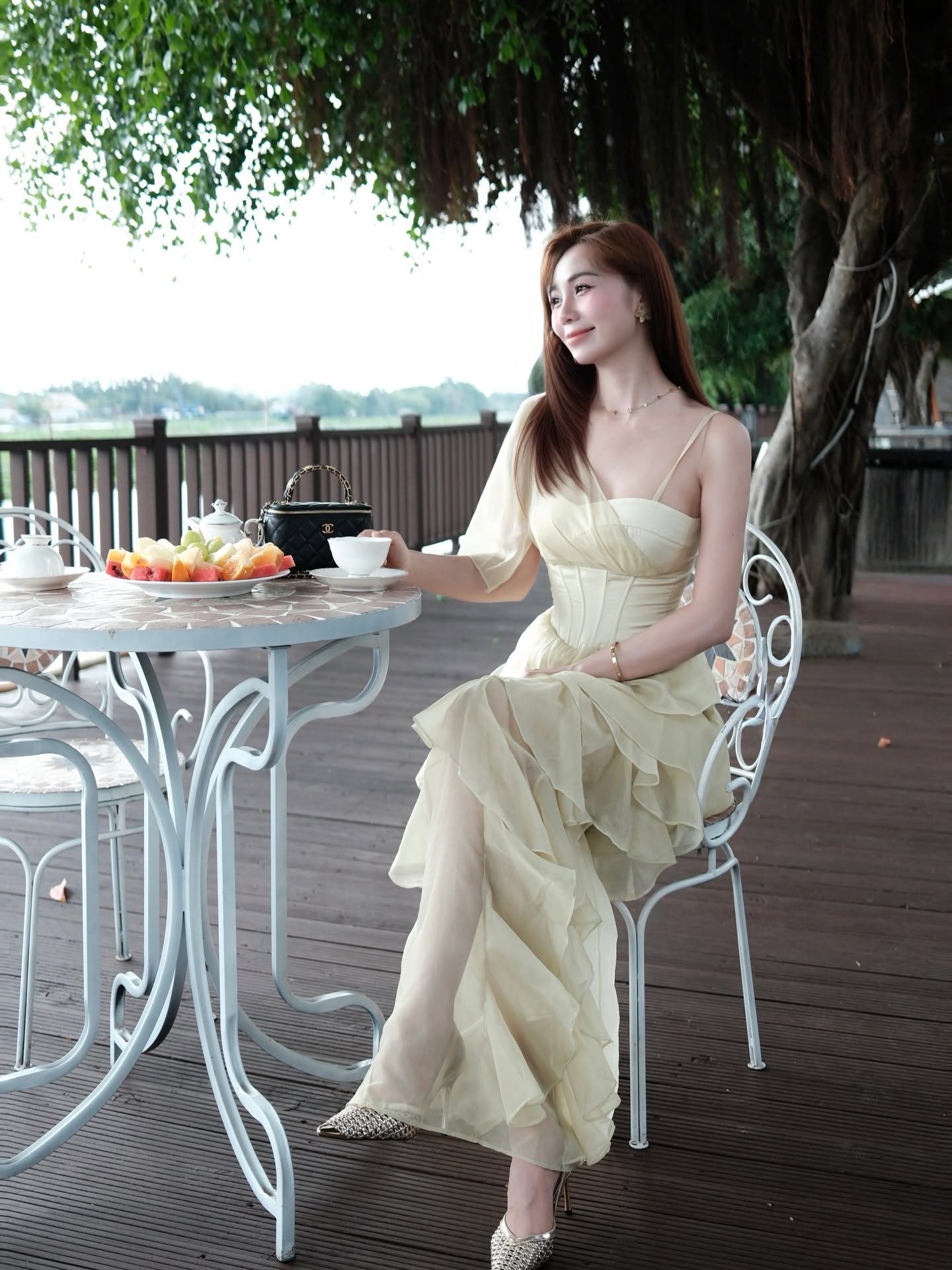 Đón hè bỏng cháy, hot TikToker 2 triệu follow