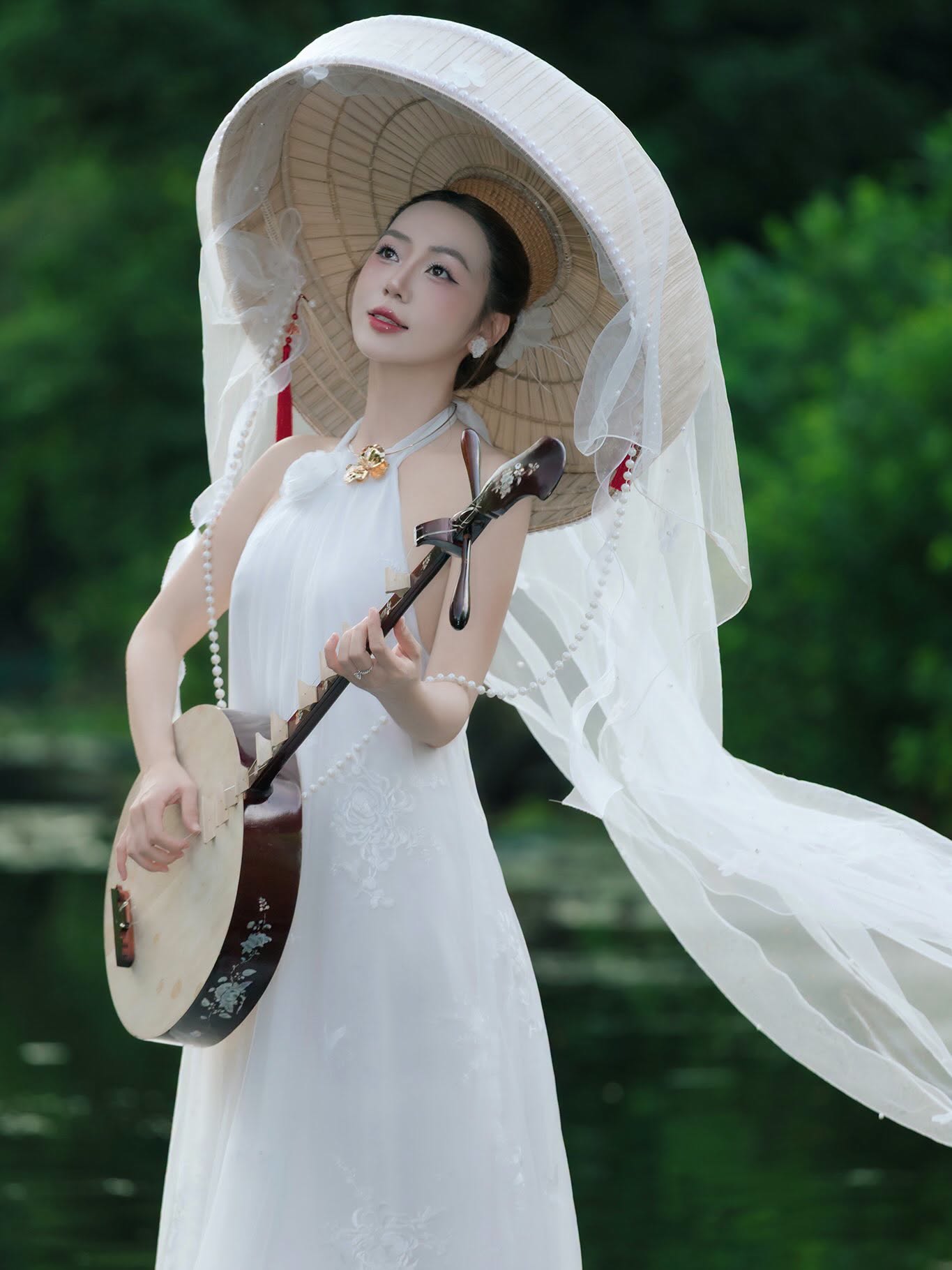 Đón hè bỏng cháy, hot TikToker 2 triệu follow