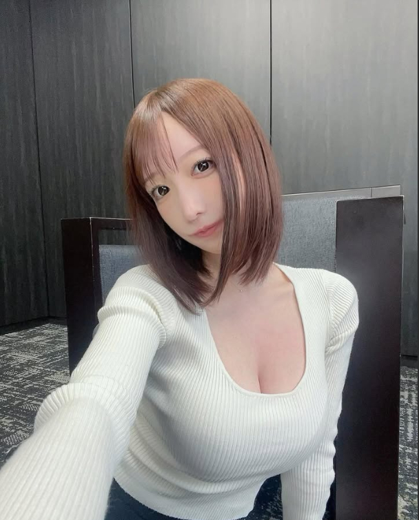 Nổi tiếng với vóc dáng quyến rũ, hot girl đình đám bất ngờ tiết lộ quá khứ tủi thân, từng coi chính cơ thể mình là “kẻ thù”