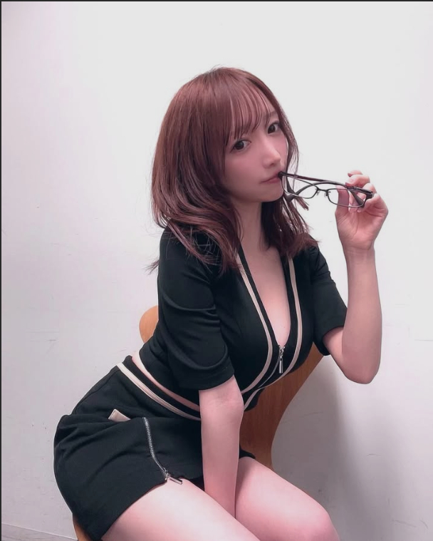 Nổi tiếng với vóc dáng quyến rũ, hot girl đình đám bất ngờ tiết lộ quá khứ tủi thân, từng coi chính cơ thể mình là “kẻ thù”