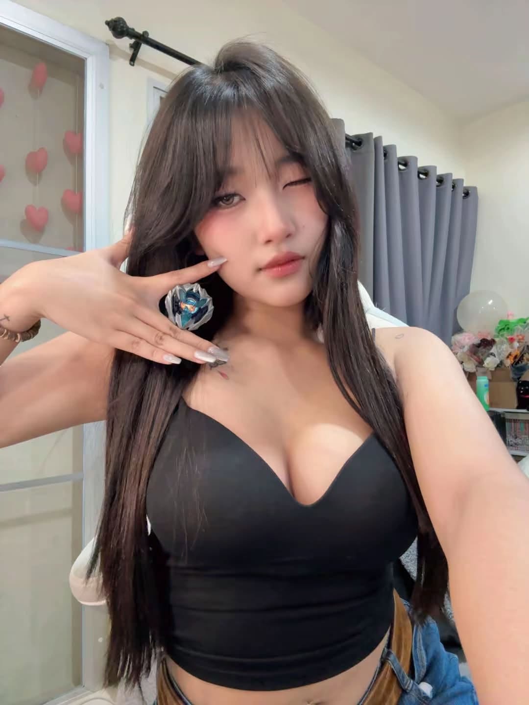 Thể hiện màn chơi Beyblade điệu nghệ, hot girl hút 7,5 triệu lượt xem, nhiều fan liên tục nhấn