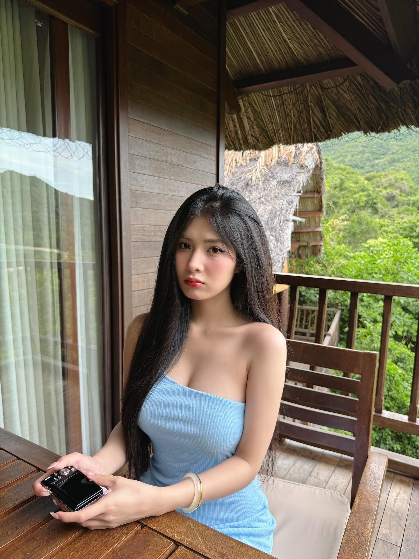 Bạn gái thần rừng Lai Bâng vừa gặp drama, fan Liên Quân réo tên Quỳnh Alee, cẩn thận dặn dò