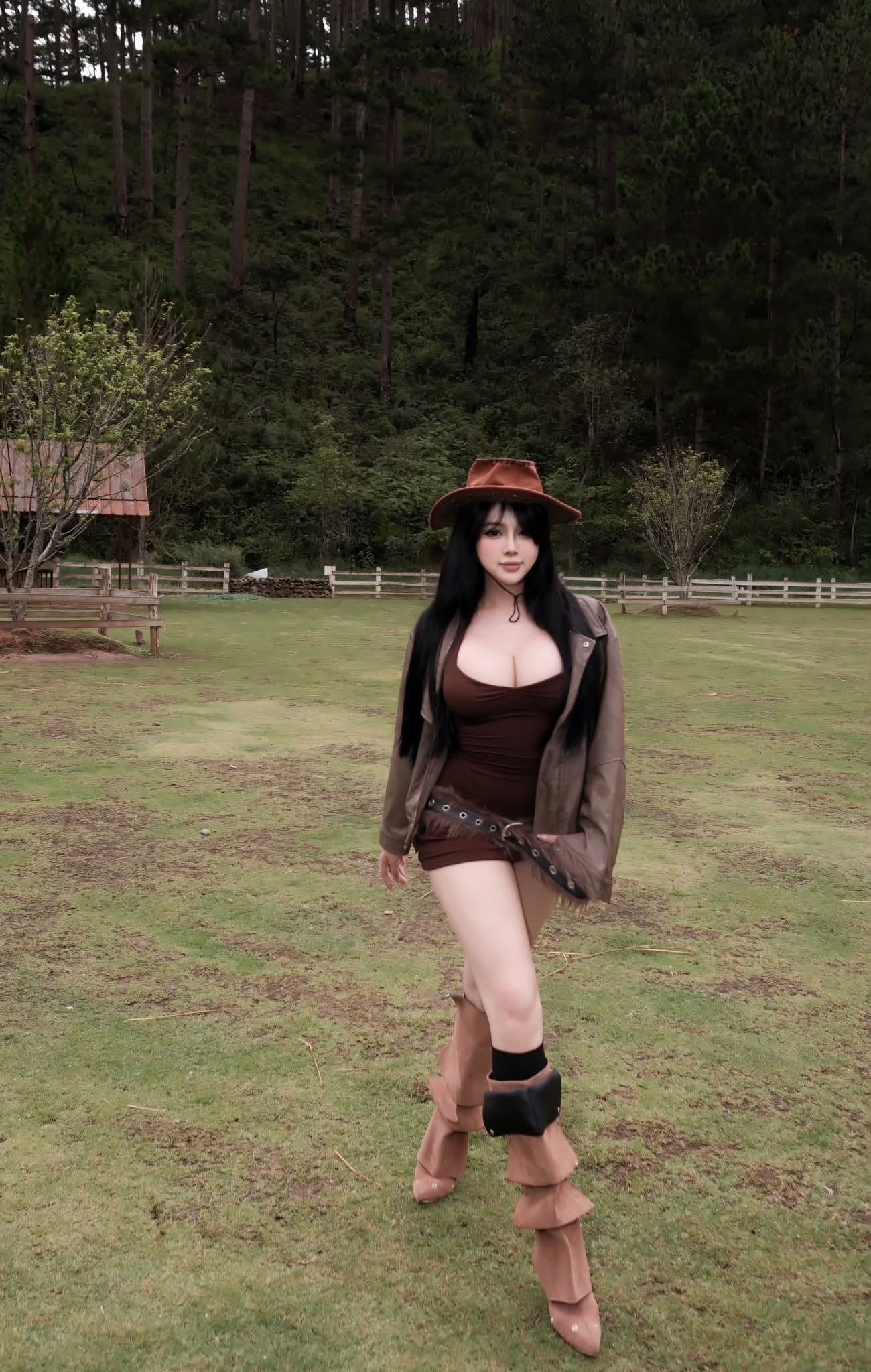 Dạo chơi ở Đà Lạt, hot girl Vy Vy