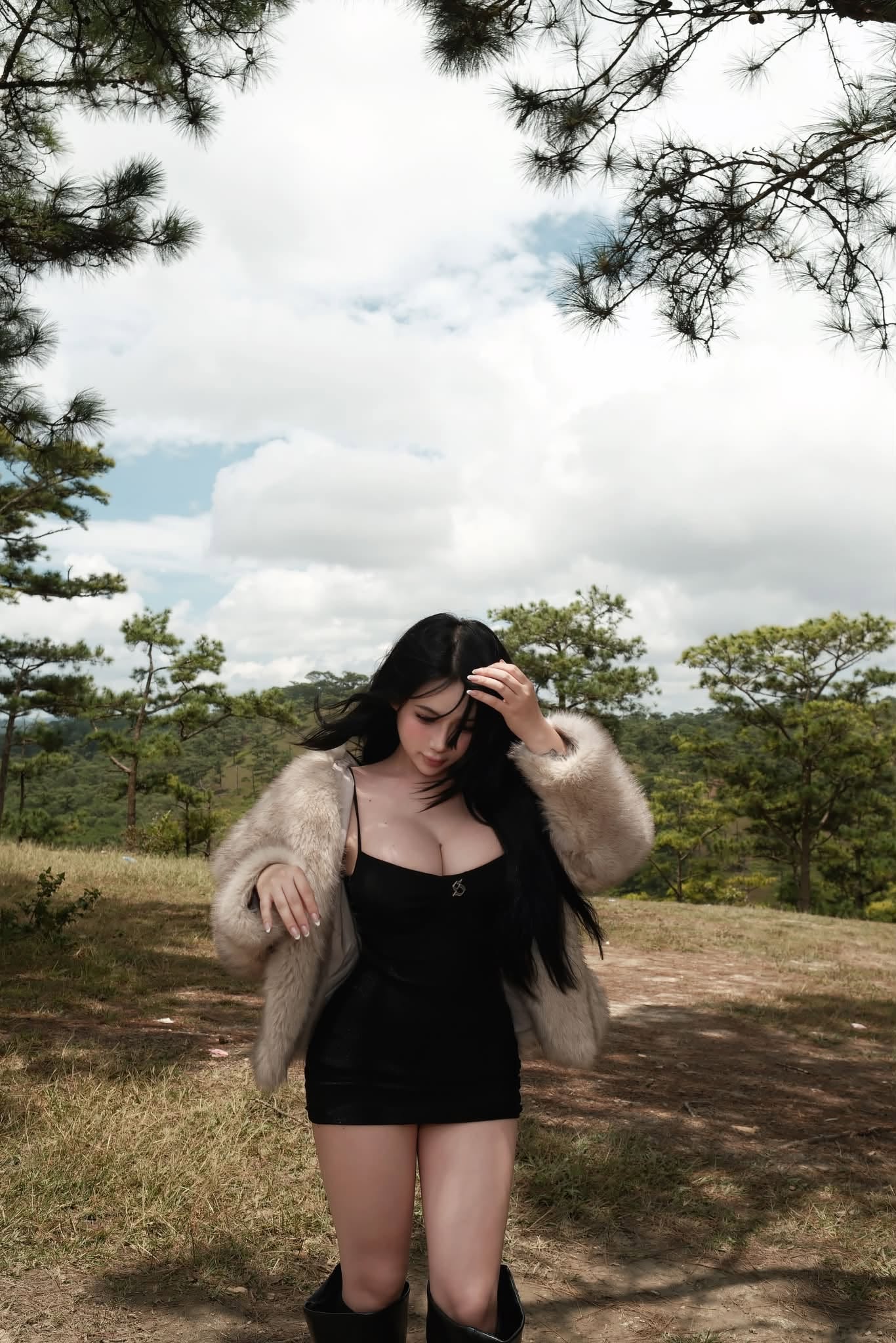 Dạo chơi ở Đà Lạt, hot girl Vy Vy