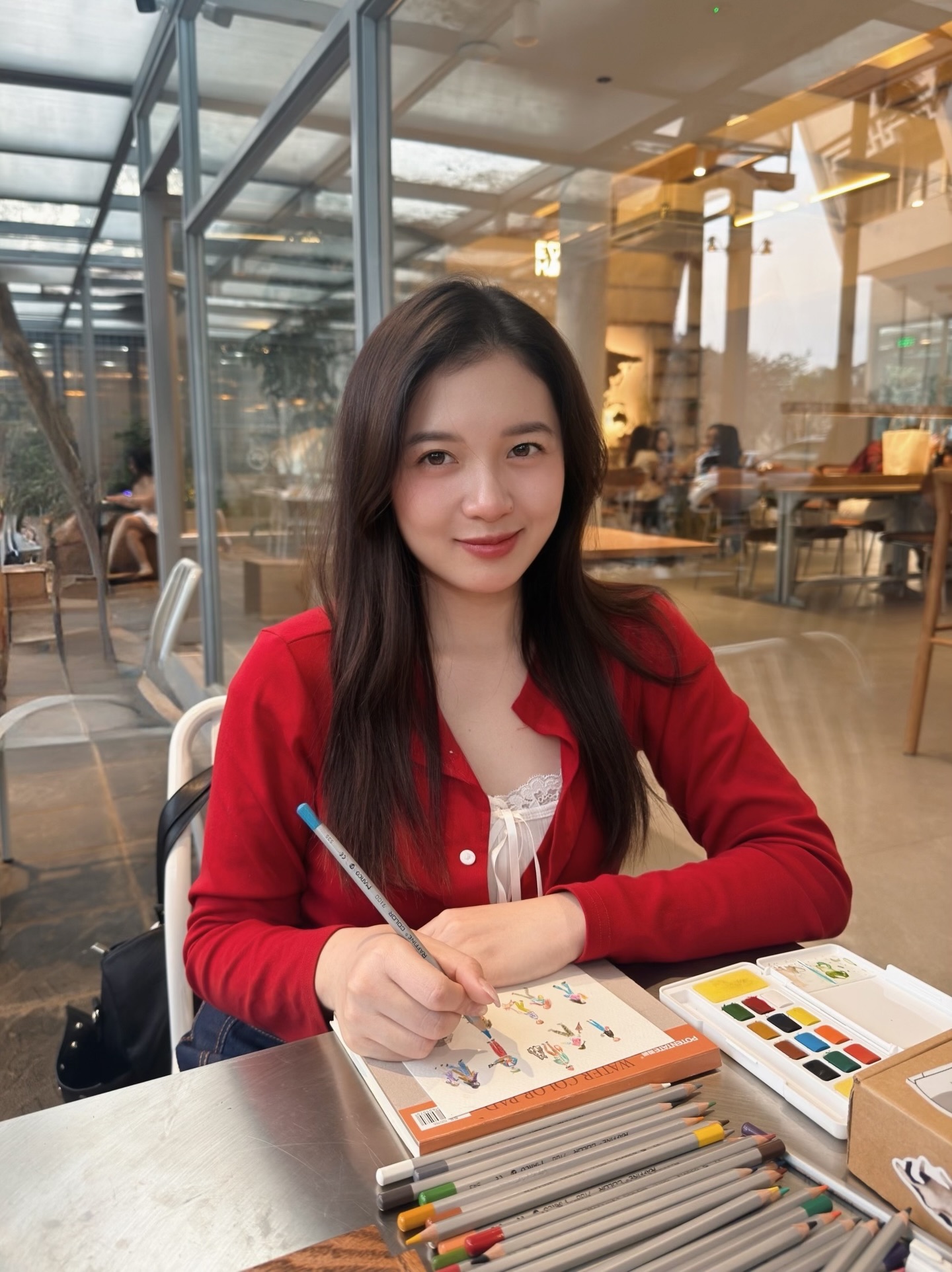 MC Phương Thảo phiền lòng chuyện yêu, đăng đàn tâm sự giữa đêm