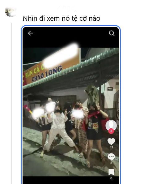 Vui thôi đừng vui quá, cô gái trẻ đi bão cầm biển với nội dung phản cảm, phấn khích đề cập chuyện 18+ gây bức xúc