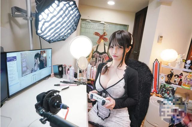 Nữ streamer gợi cảm chia sẻ câu chuyện không ngờ, nhờ làm nhân viên ở quán cafe mới có ngày hôm nay