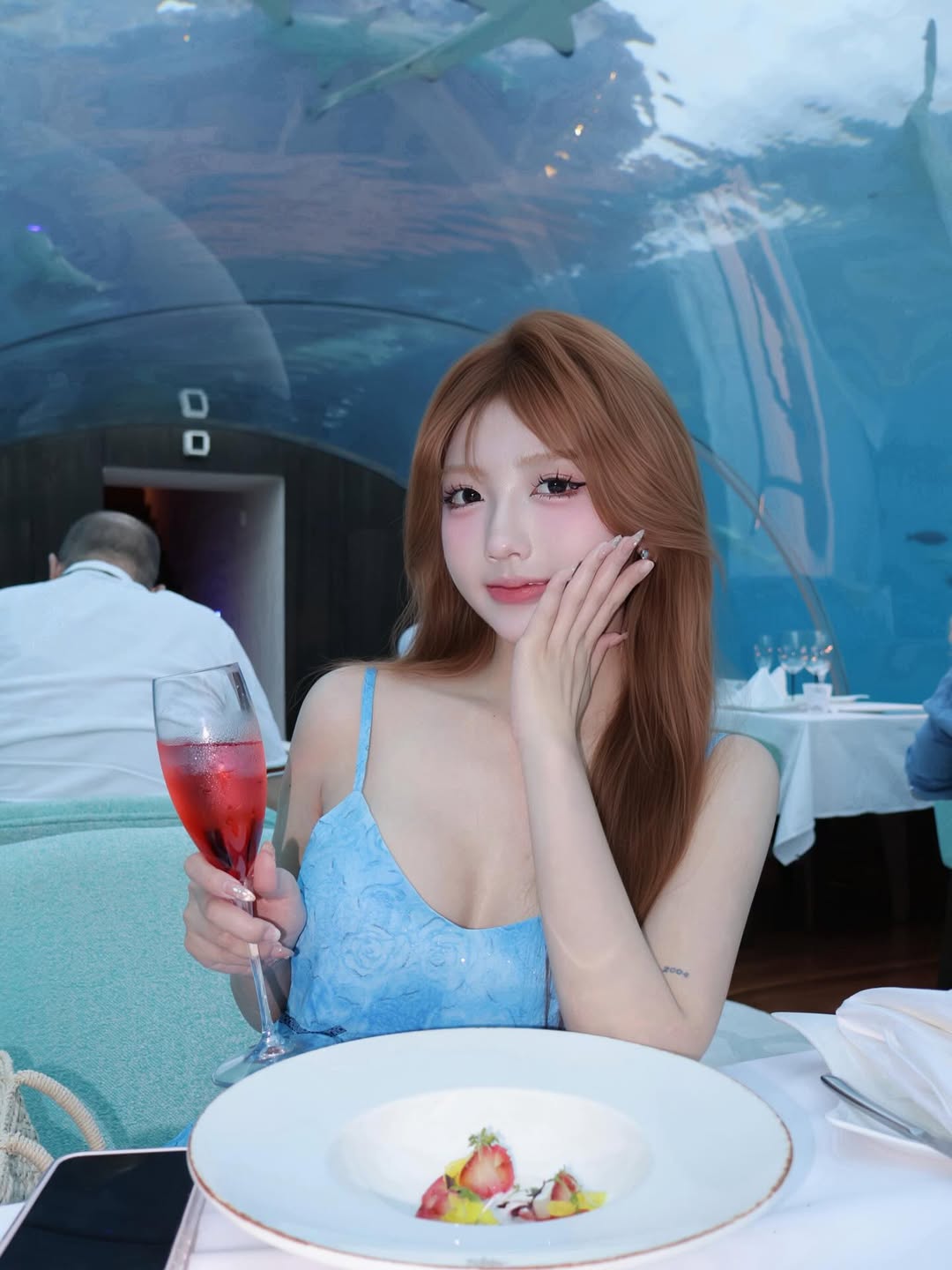 Nhan sắc ấn tượng của hot girl 2k4 đang