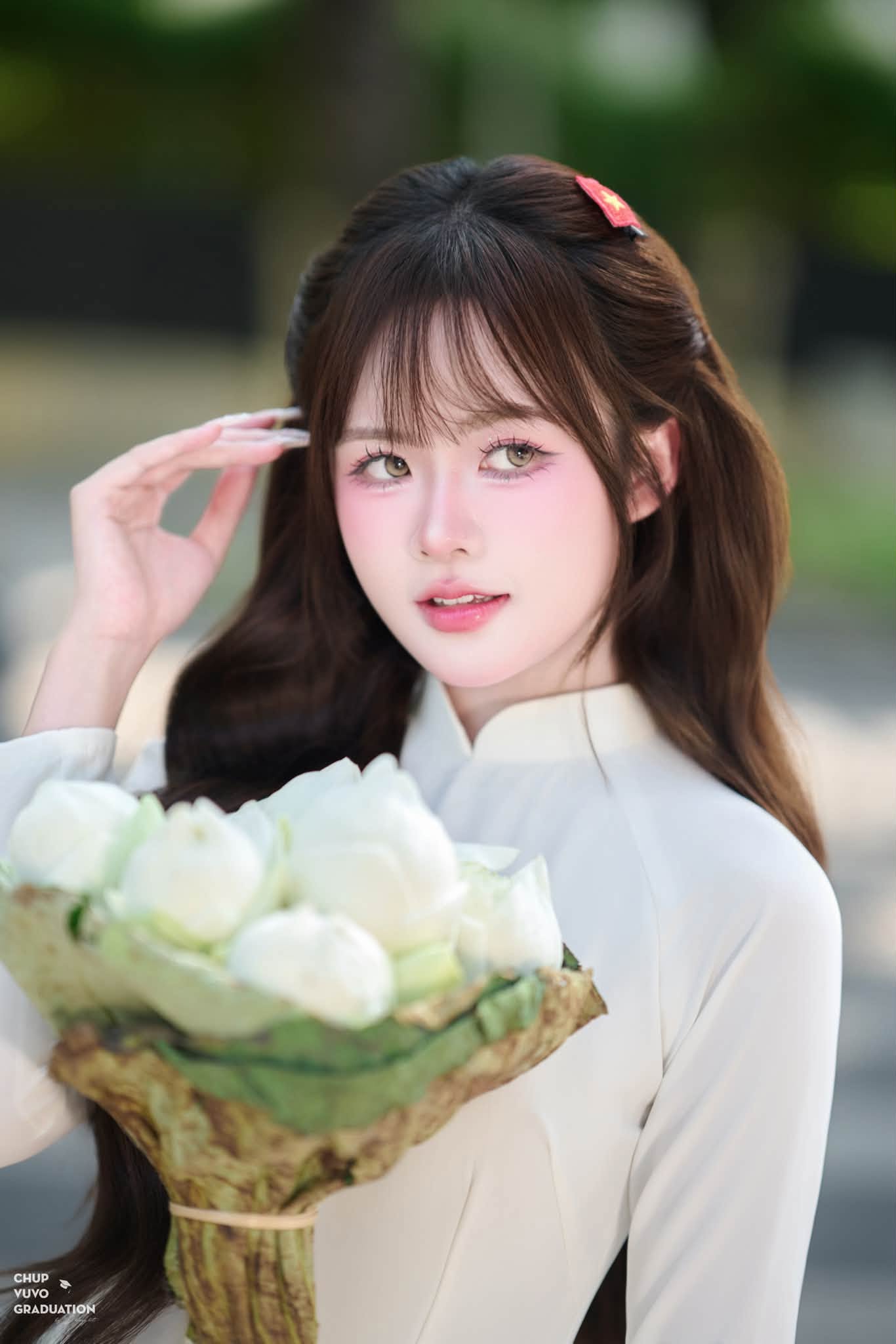 Gia nhập đường đua áo dài 2/9, hot girl khiến CĐM khen ngợi hết lời với bộ ảnh mới