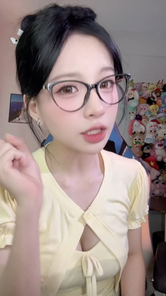 Mèo 2k4 thông báo ngừng livestream, khiến anh em game thủ không khỏi bàn tán