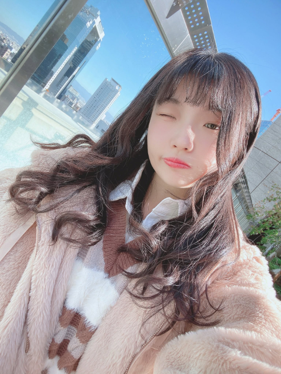 Hot girl xinh đẹp hoảng hốt vì món quà fan dặn về nhà mới mở, cú sốc toàn tập