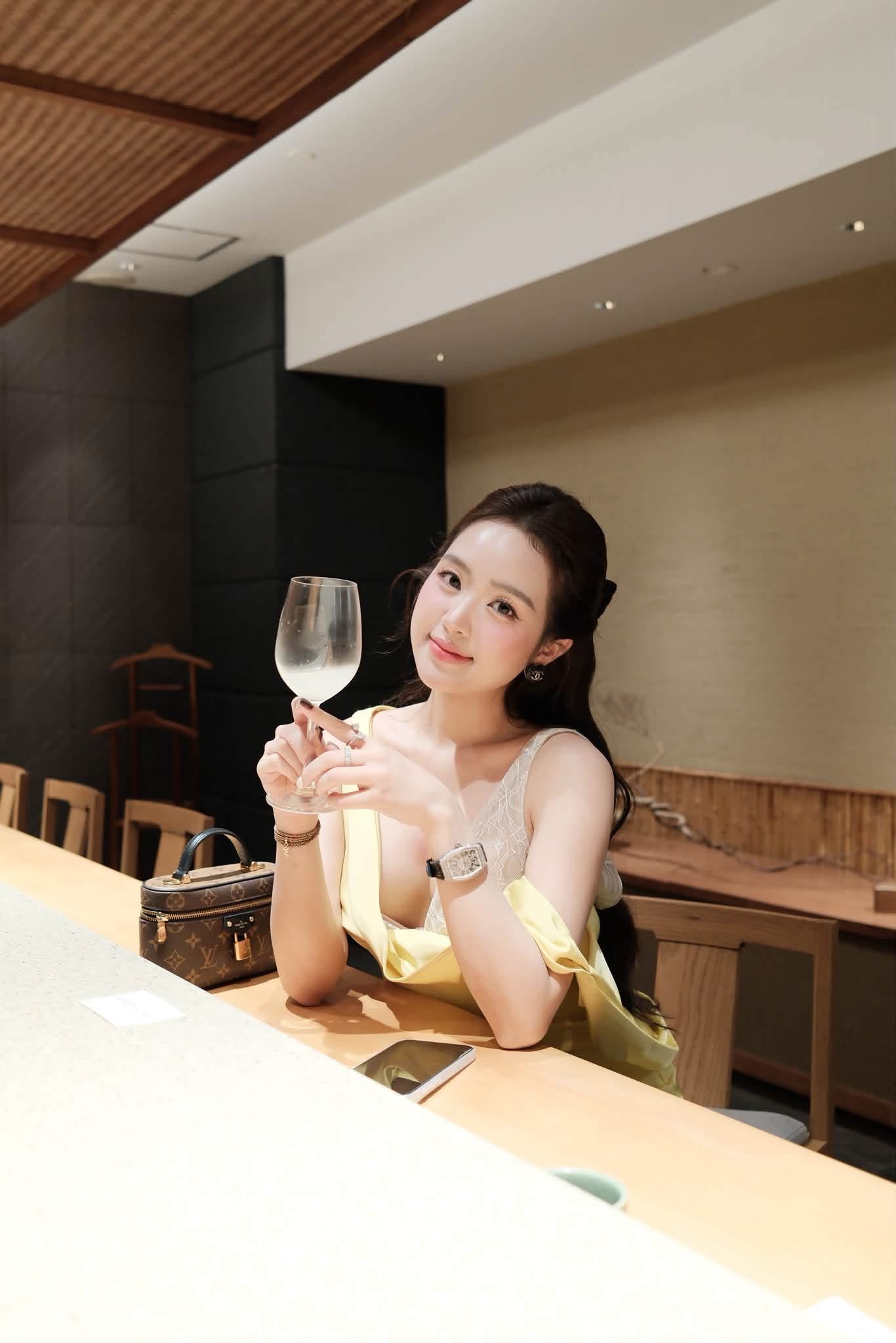 Lê Phương Anh tiếp tục
