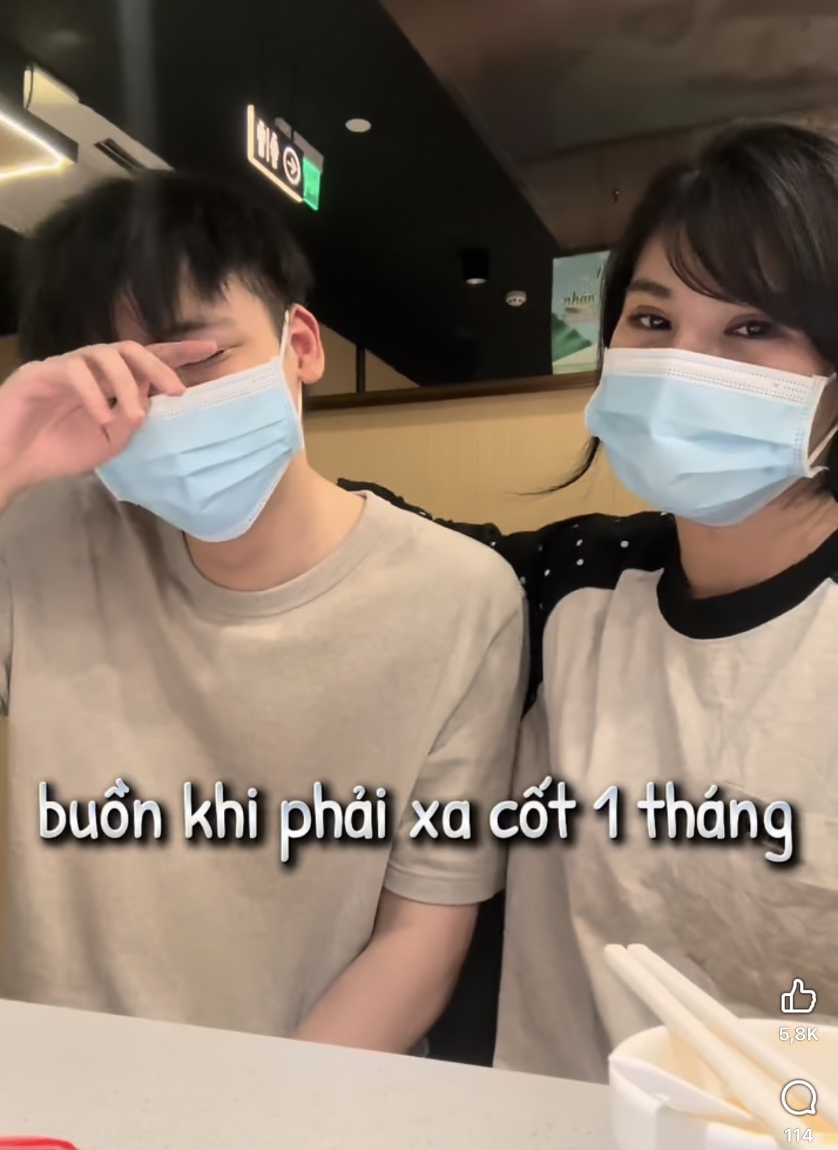 Sau khoảnh khắc ngồi chung trên khán đài, tuyển thủ Liên Quân tung video “thân mật” với hot girl