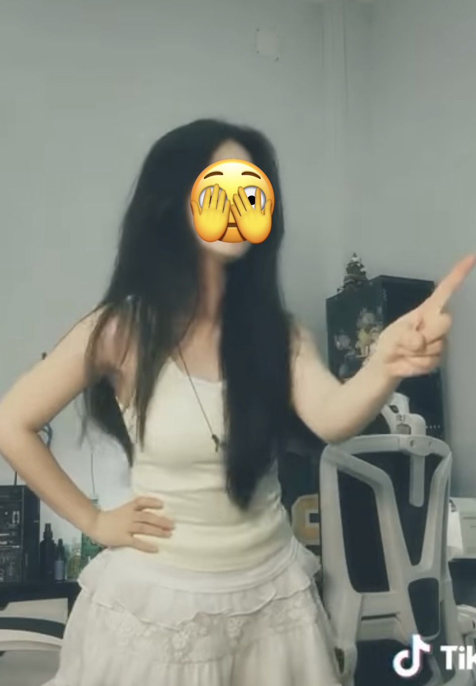 Cận cảnh video khiến người lướt TikTok ngượng