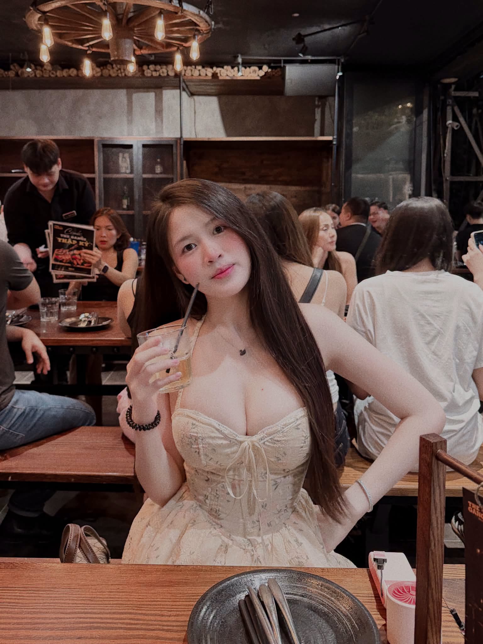 Gái xinh 2k5 phấn khích khoe thành tựu cực khủng sau 3 năm