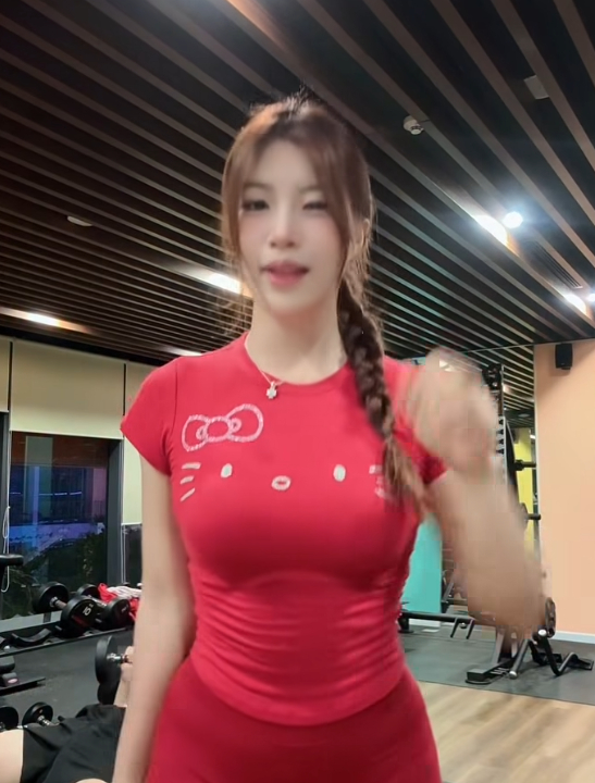 Khi hot girl làng vật bắt trend 