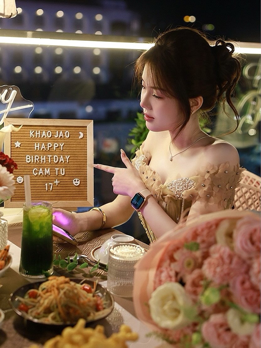 Hot girl học đường Phan Cẩm Tú gây ngỡ ngàng