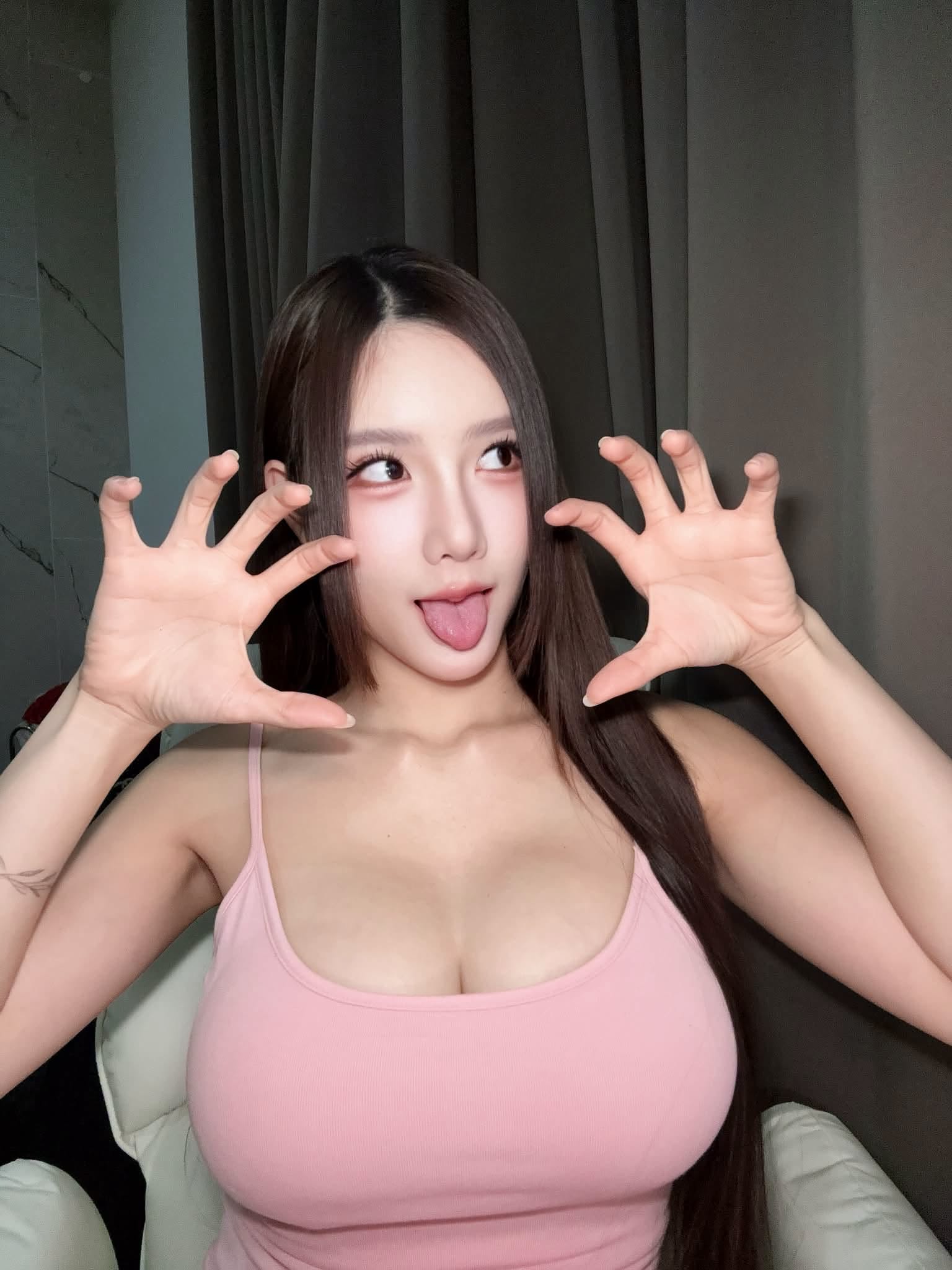 Du lịch Sapa, nữ DJ nóng bỏng người Thái khiến CĐM thích thú với bộ ảnh mới